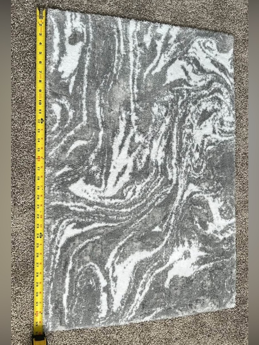 Gray & White Marble-Print Bathmat